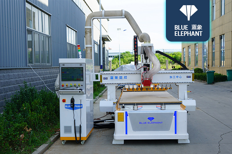 雙工位直排換刀加工中心-2 雙工位直排換刀加工中心-2